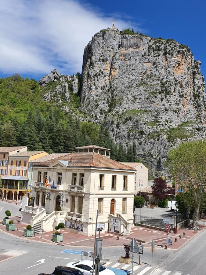 Ma Petite Auberge กาสเตลลาน ภายนอก รูปภาพ