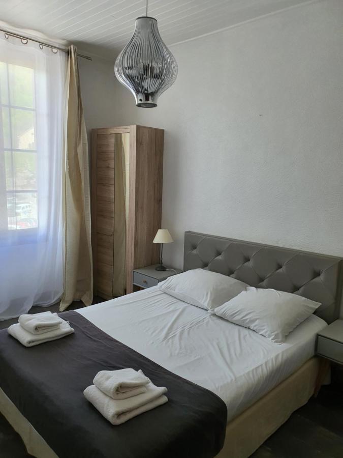 Ma Petite Auberge กาสเตลลาน ภายนอก รูปภาพ