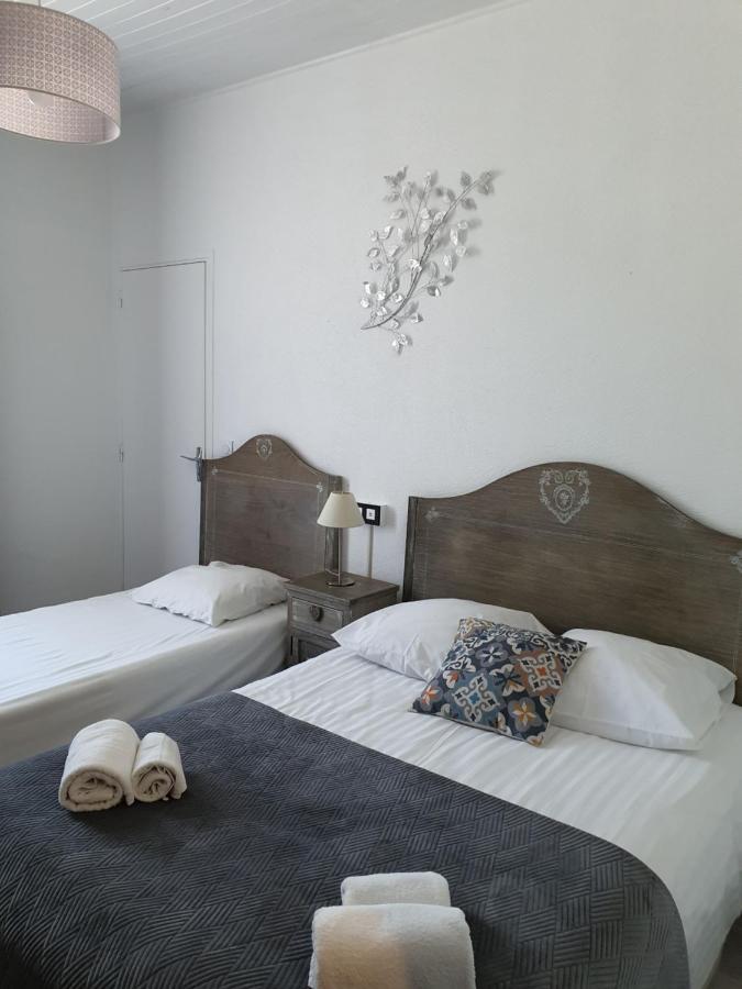 Ma Petite Auberge กาสเตลลาน ภายนอก รูปภาพ