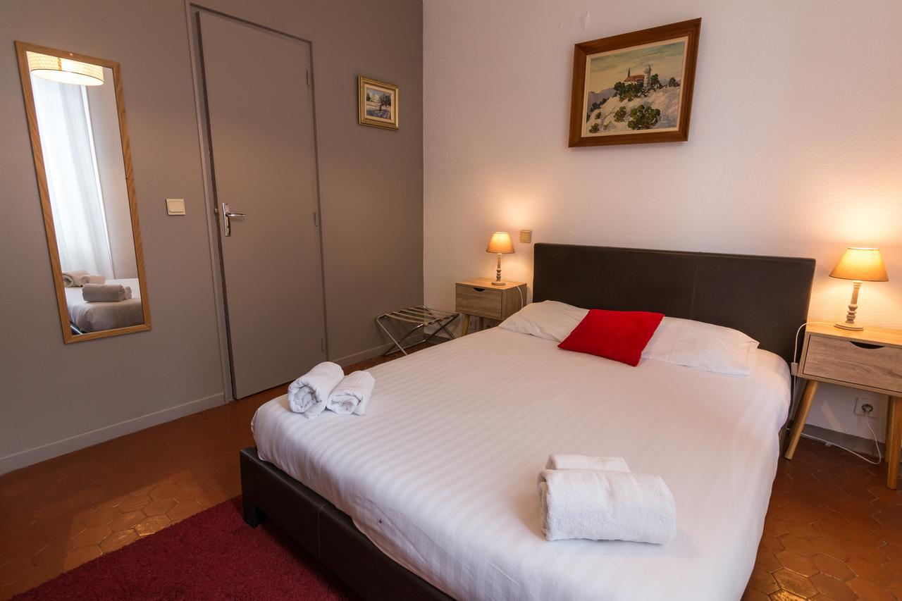 Ma Petite Auberge กาสเตลลาน ภายนอก รูปภาพ